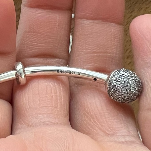 NWOT Pandora Charm Carrier Moments Silver
Pave Bangle Bracelet w 2 Stoppers Sz 3 - Picture 10 of 11